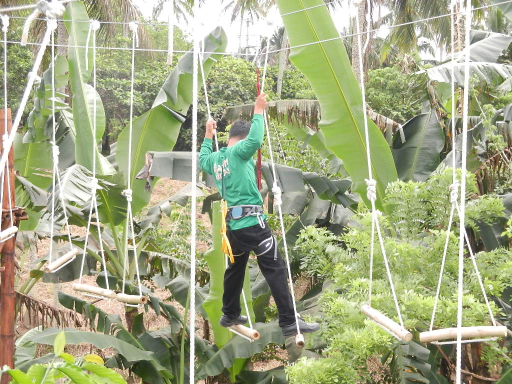 Rope swing high ropes, one of the most challenging obstacles at Gratchi's